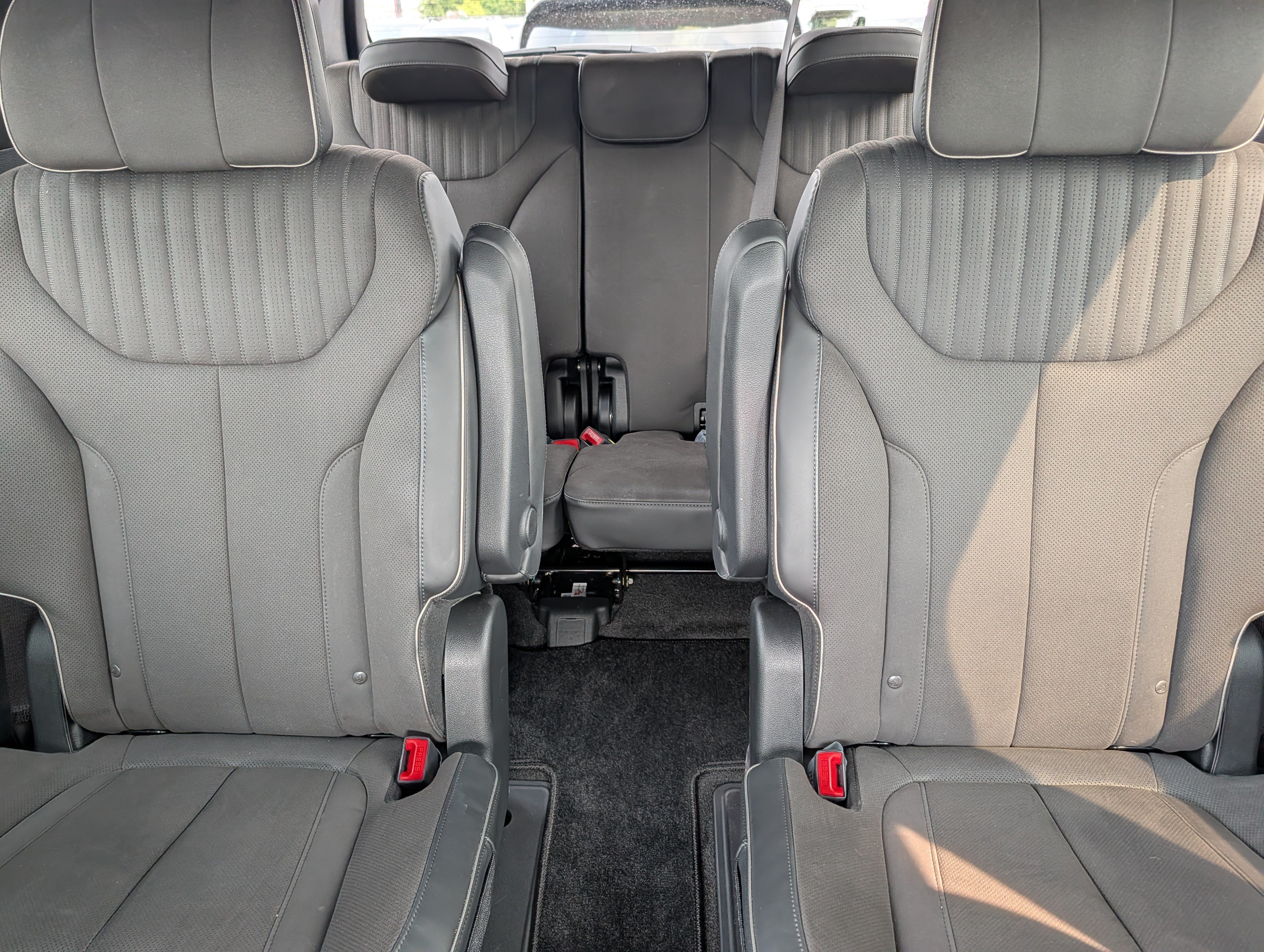 Used 2025 Hyundai Palisade Calligraphy AWD/4WD image 13