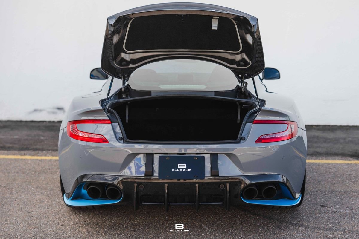 Used 2018 Aston Martin Vanquish S image 21