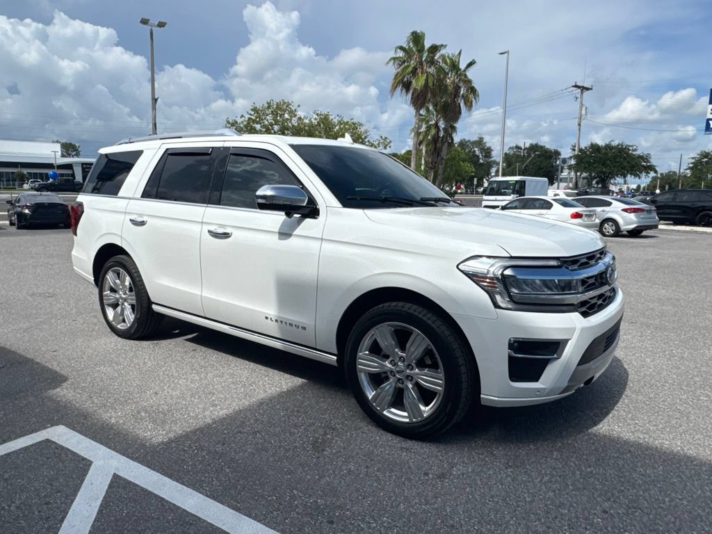 Used 2023 Ford Expedition Platinum AWD/4WD image 3