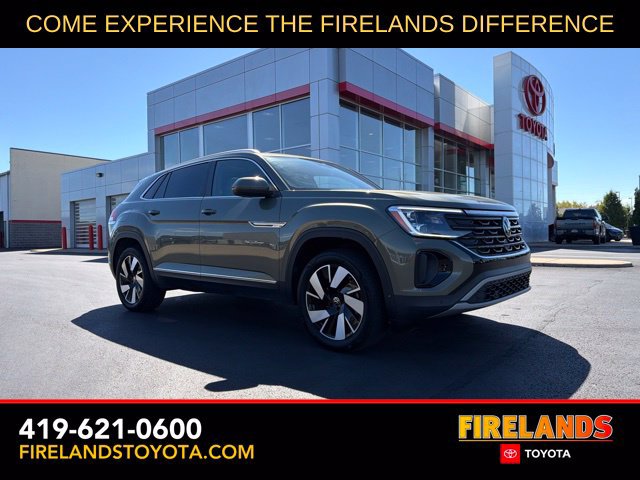 Used 2025 Volkswagen Atlas Cross Sport SEL AWD/4WD image 1