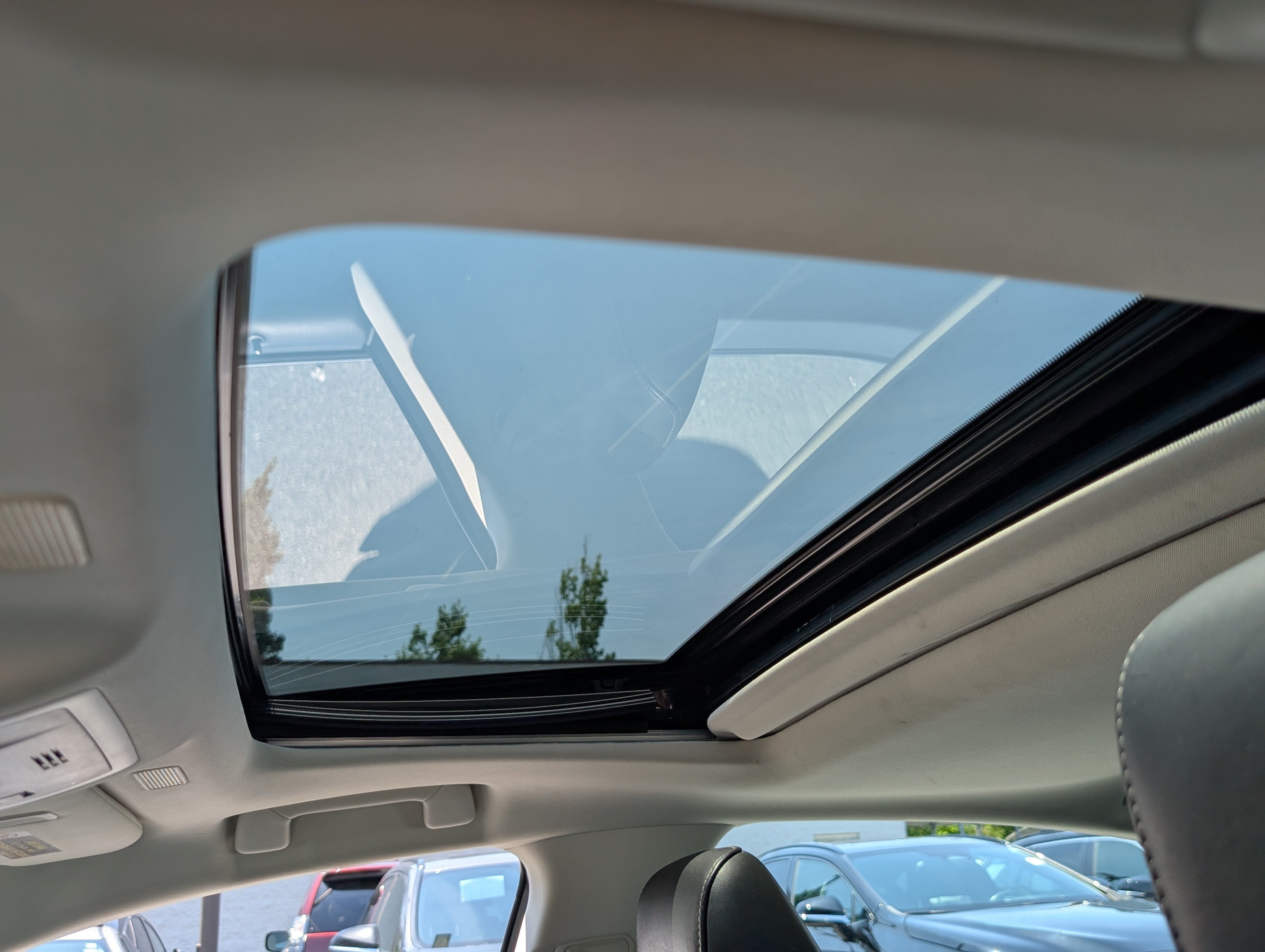 Certified 2021 Lexus ES 300h w/ Accessory Package FWD image 19