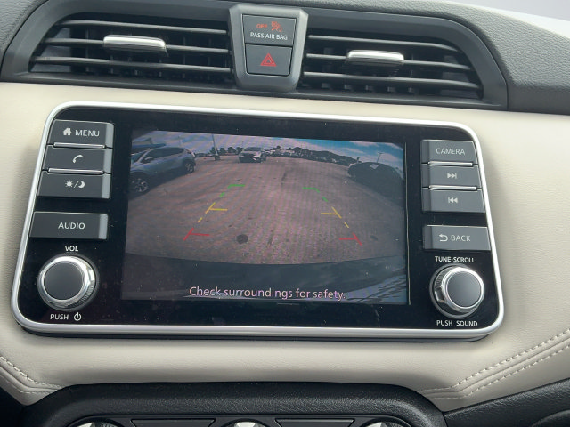 Used 2020 Nissan Versa SV FWD image 14