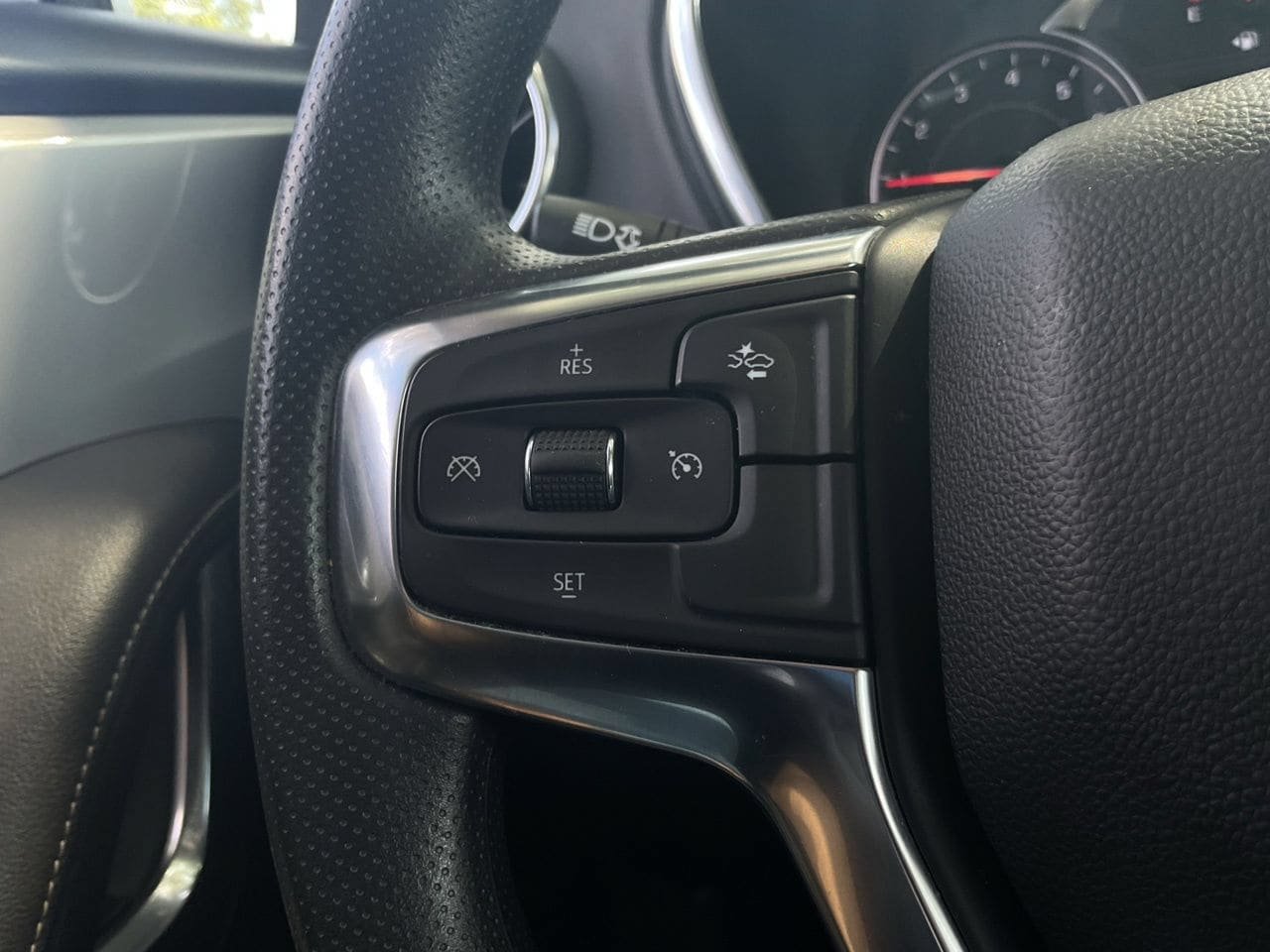 Used 2025 Chevrolet Blazer LT FWD image 26