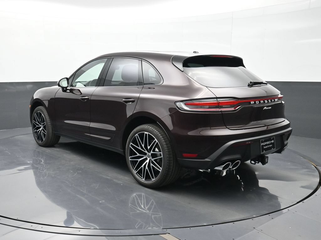 Certified 2026 Porsche Macan AWD/4WD image 3