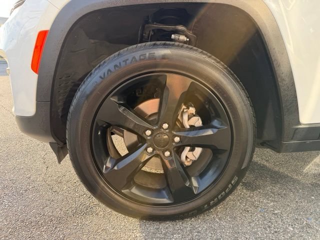 Used 2023 Jeep Grand Cherokee Altitude AWD/4WD image 47
