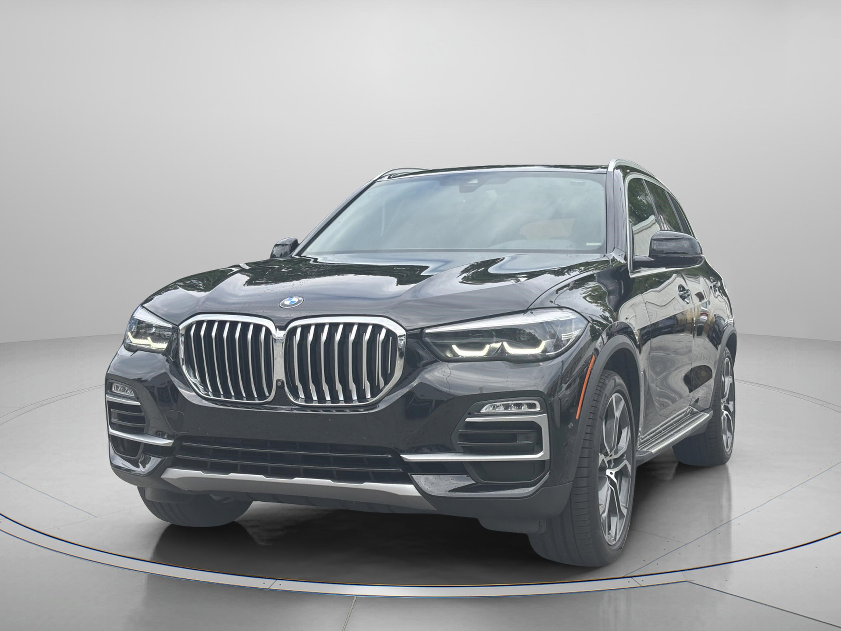 Used 2019 BMW X5 xDrive50i w/ Premium Package 2