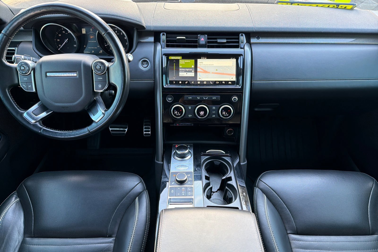 Used 2017 Land Rover Discovery HSE AWD/4WD image 10