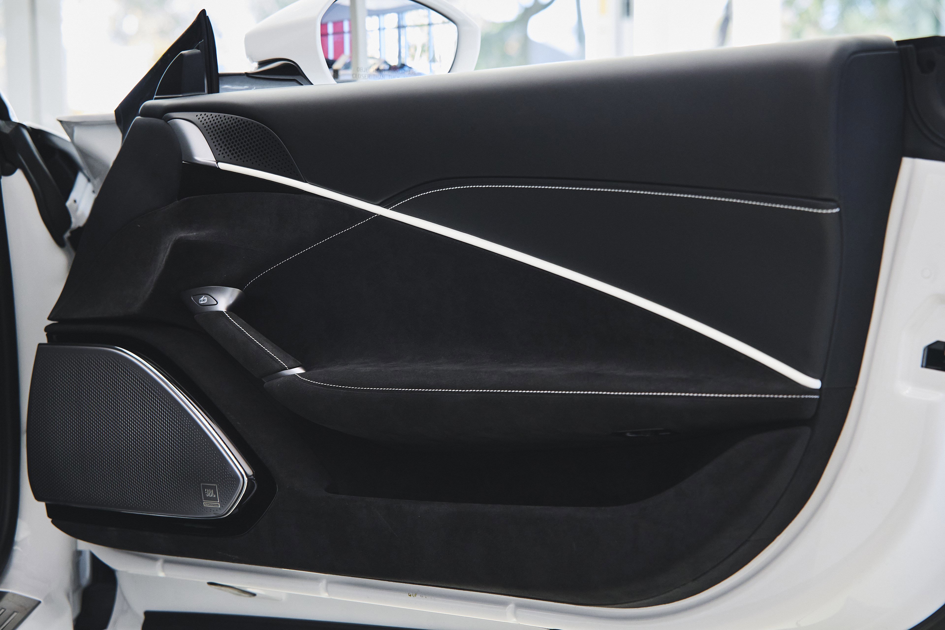 Used 2024 Ferrari Roma Spider image 43