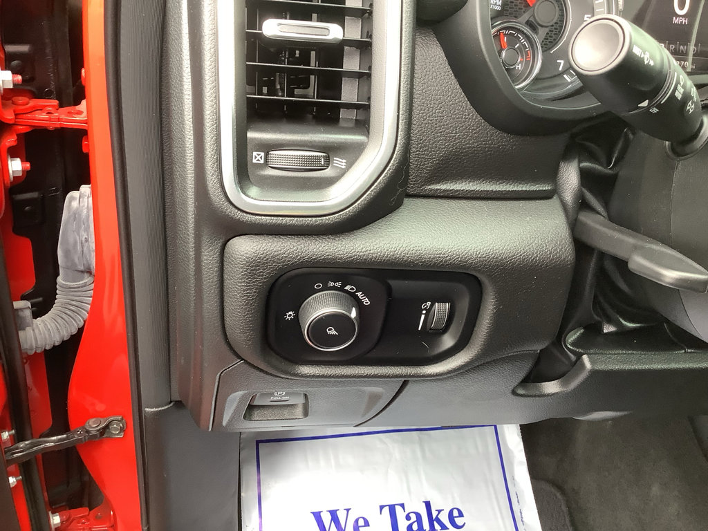 Used 2024 RAM 1500 Laramie image 12