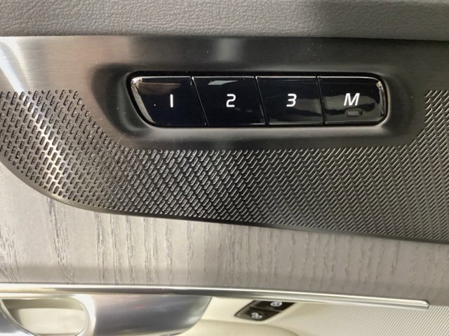 New 2026 Volvo XC90 B6 Ultra image 16