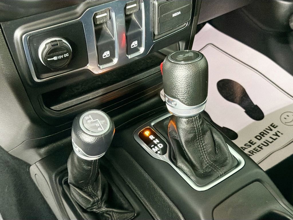 Used 2022 Jeep Wrangler Sport AWD/4WD image 16