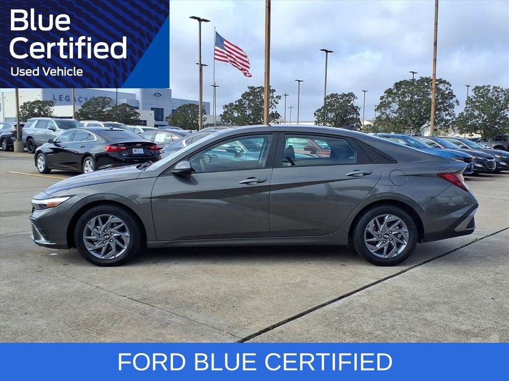 Used 2024 Hyundai Elantra SEL image 3