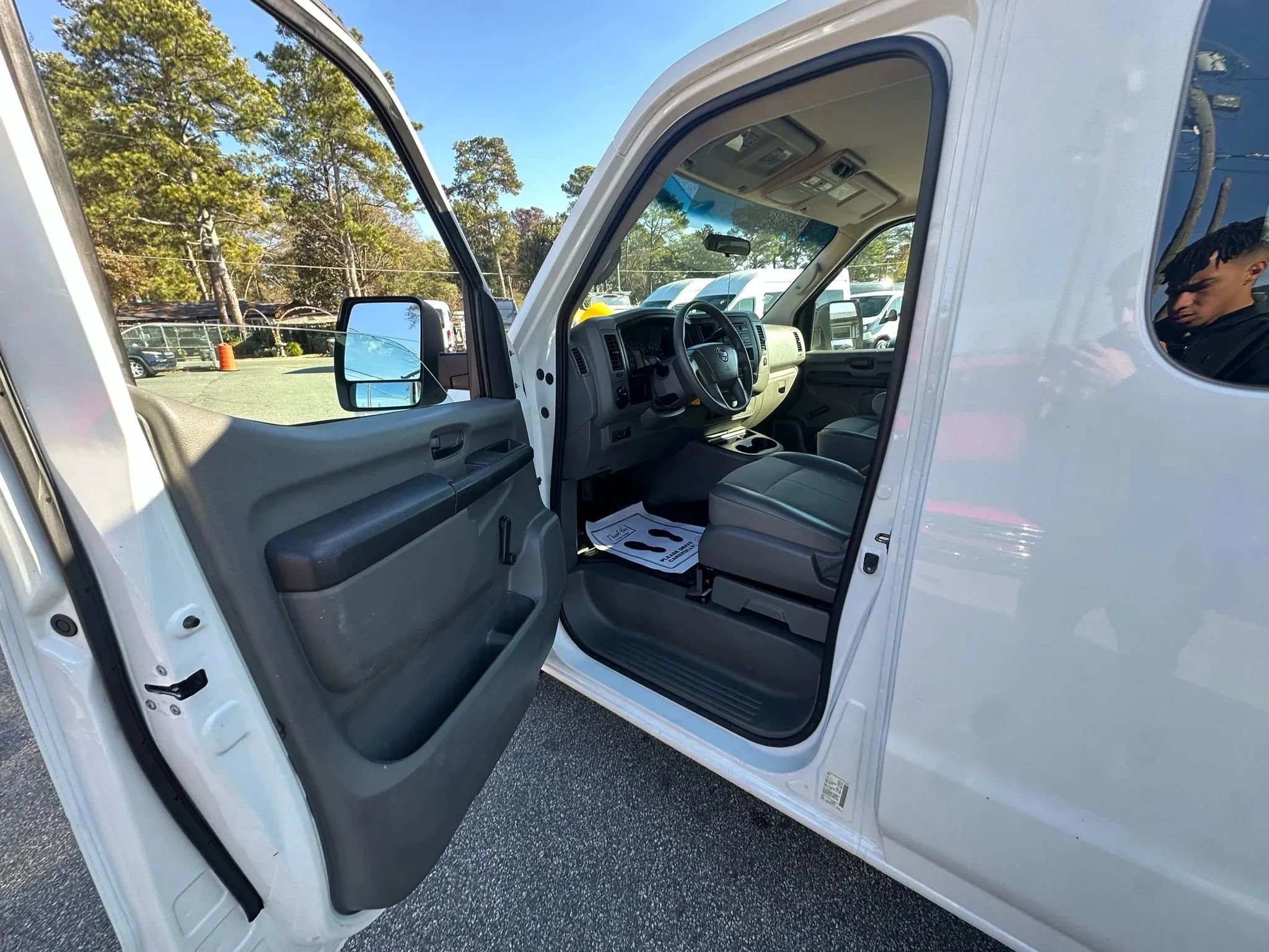 Used 2016 Nissan NV 3500 S image 19