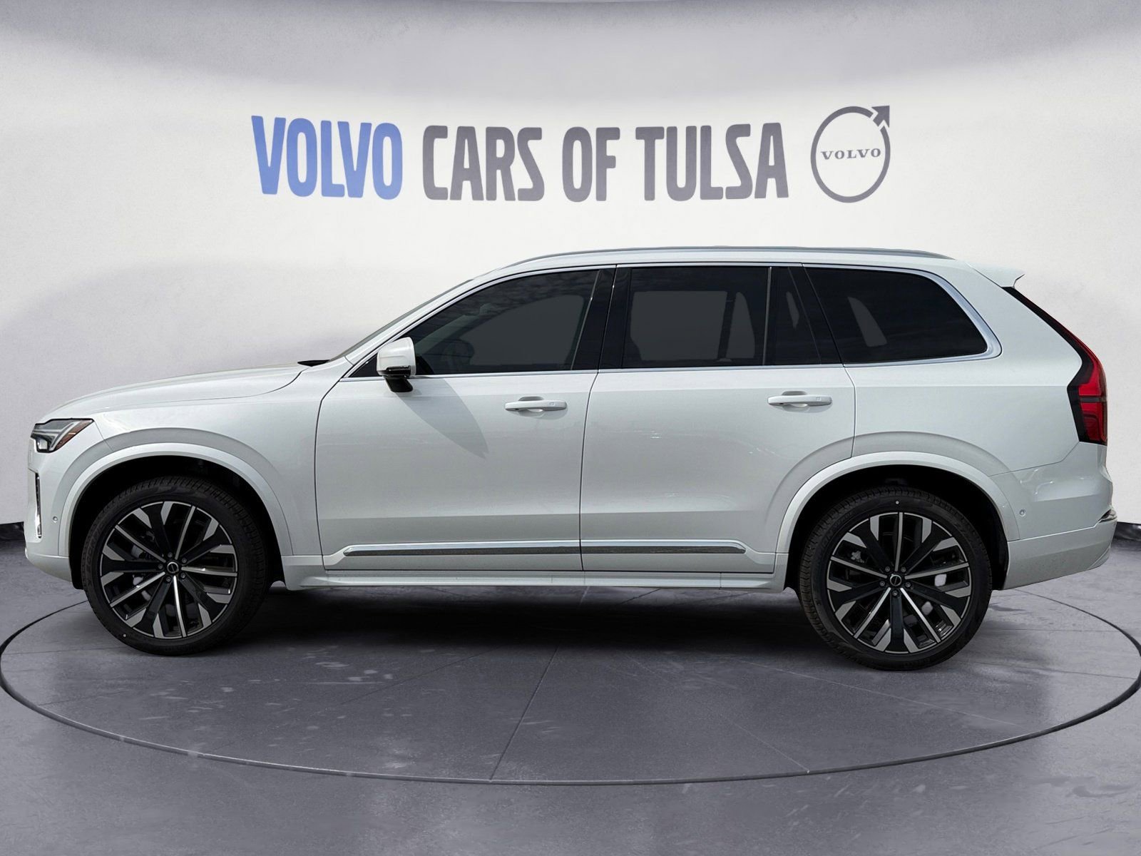 New 2026 Volvo XC90 B6 Ultra w/ Protection Package image 2