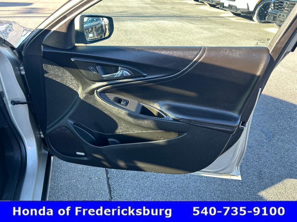 Used 2016 Chevrolet Malibu LT w/ Leather Package image 14