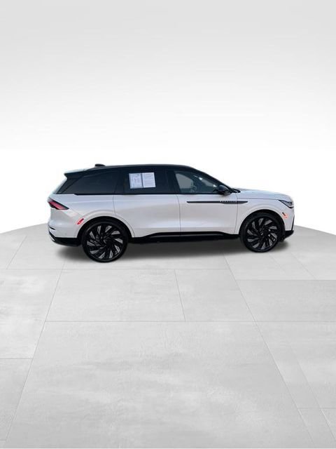 Used 2024 Lincoln Nautilus Reserve w/ Equipment Group 202A image 5