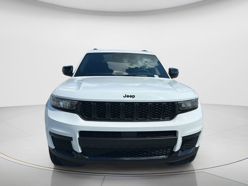 Used 2025 Jeep Grand Cherokee L Altitude image 8