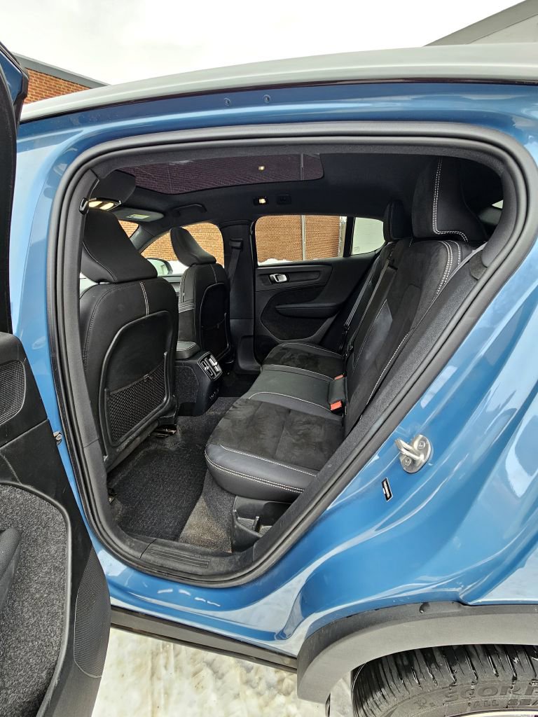 Used 2022 Volvo C40 P8 Recharge Ultimate image 10