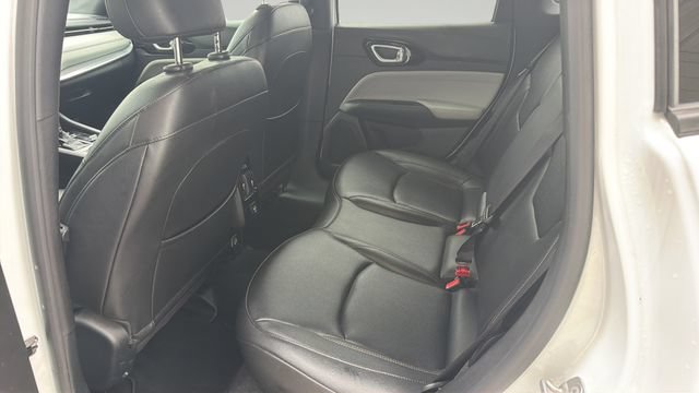 Used 2025 Jeep Compass Limited AWD/4WD image 9