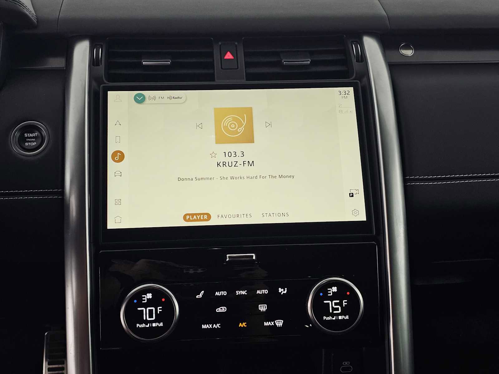 Used 2024 Land Rover Discovery Metropolitan Edition image 27