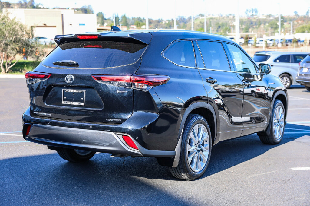 Certified 2025 Toyota Highlander Limited image 25