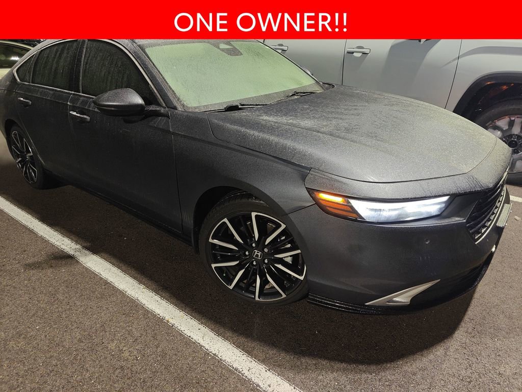 Used 2023 Honda Accord Touring image 3