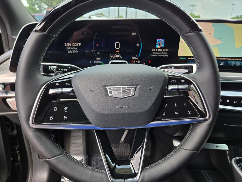 Used 2024 Cadillac Lyriq Luxury AWD/4WD image 24