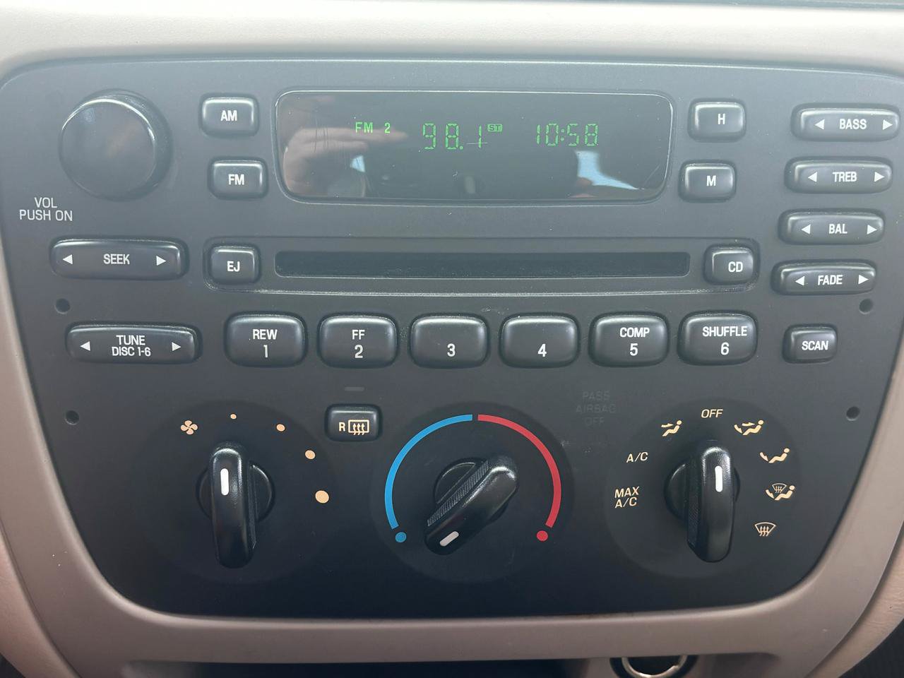 Used 2006 Ford Taurus SE FWD image 17