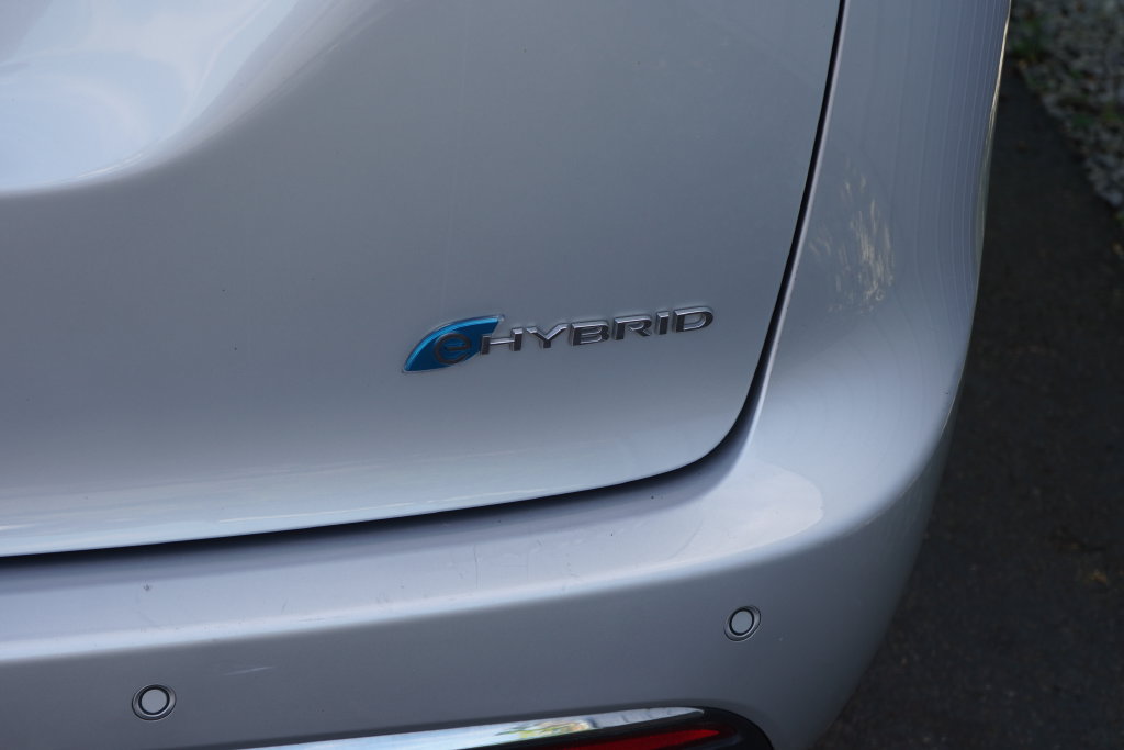 Used 2024 Chrysler Pacifica Limited FWD image 8
