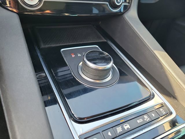 Used 2020 Jaguar F-PACE AWD/4WD image 22