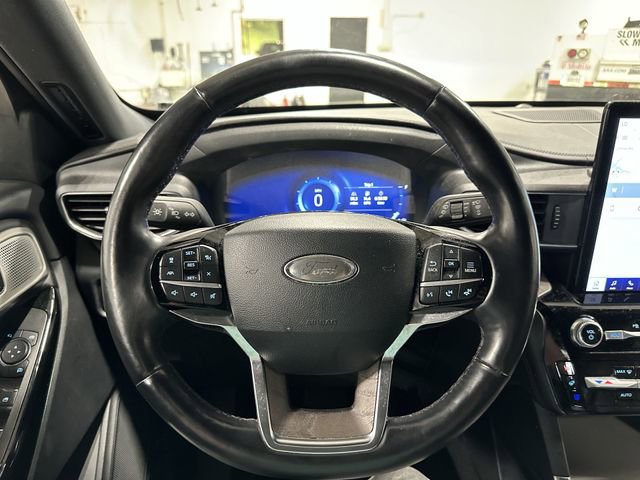 Used 2022 Ford Explorer Platinum w/ Equipment Group 601A AWD/4WD image 15