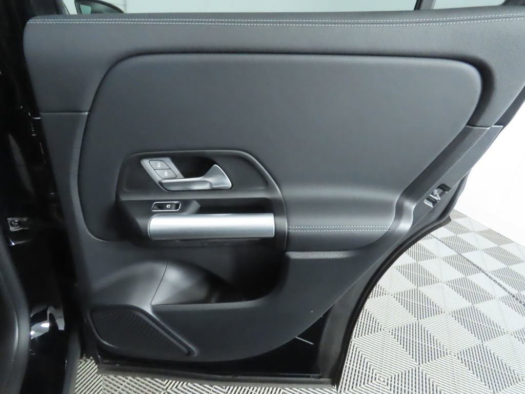 Certified 2025 Mercedes-Benz GLA 250 image 27