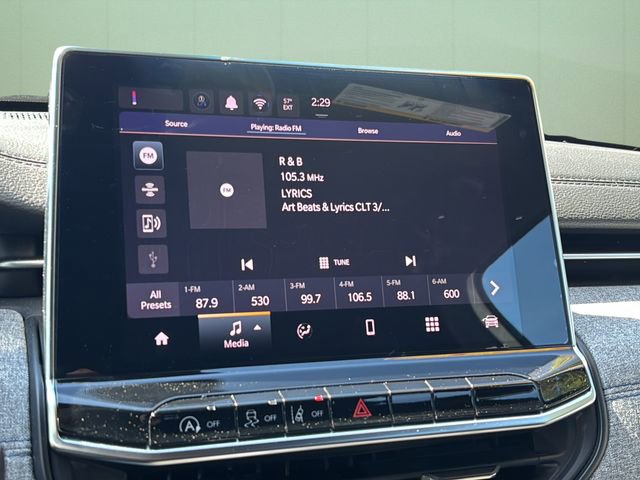 Used 2024 Jeep Compass Sport image 30