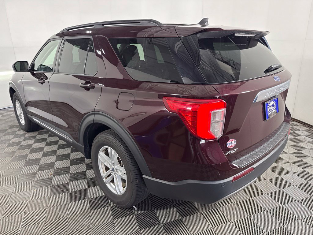 Used 2023 Ford Explorer XLT w/ Equipment Group 202A AWD/4WD image 6
