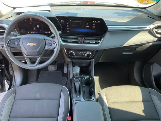Used 2025 Chevrolet TrailBlazer LT AWD/4WD image 4