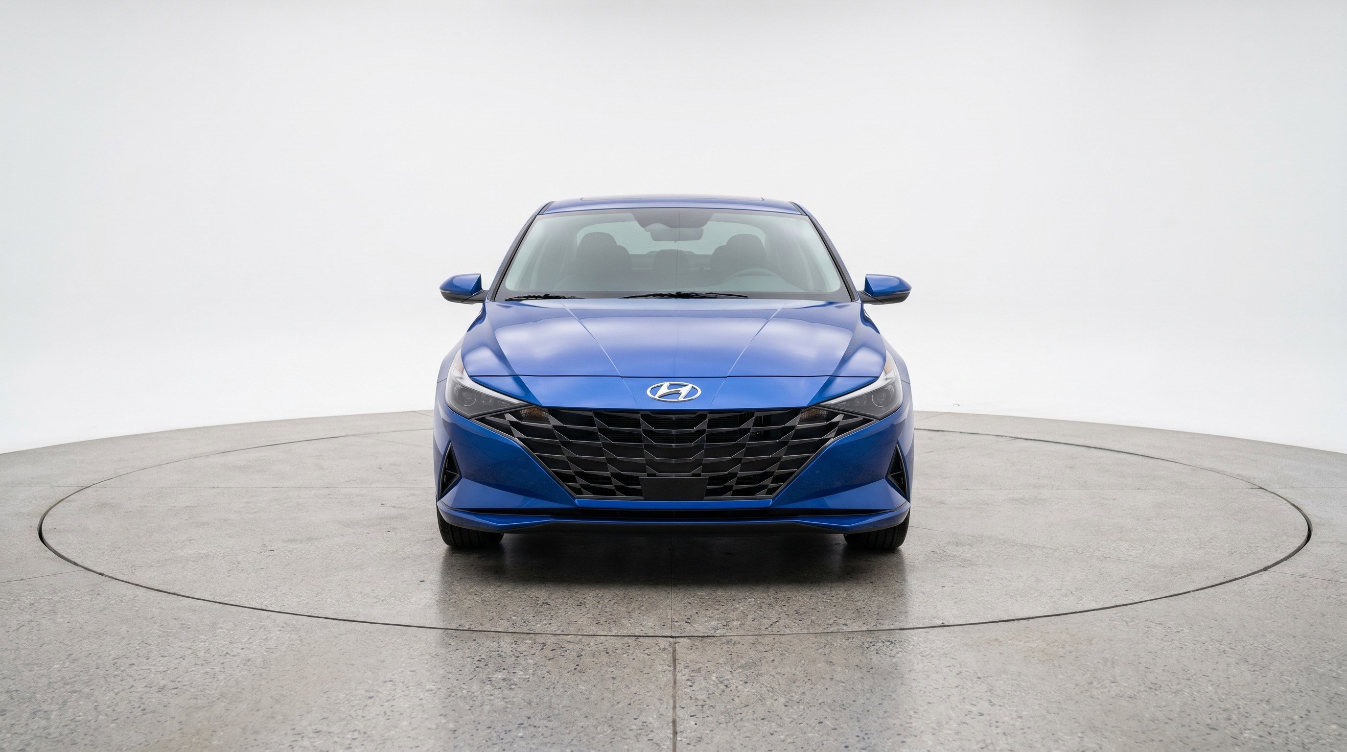 Used 2025 Hyundai Elantra SEL FWD image 2