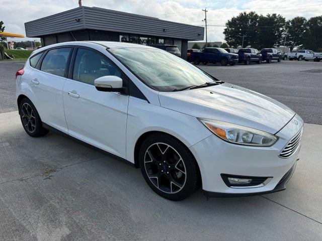 Used 2016 Ford Focus Titanium FWD image 4