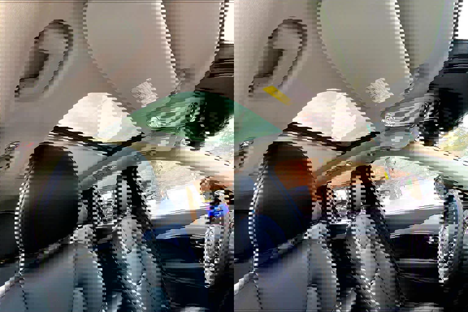 Used 2021 Volvo XC90 T5 Momentum w/ Protection Package Premier image 13