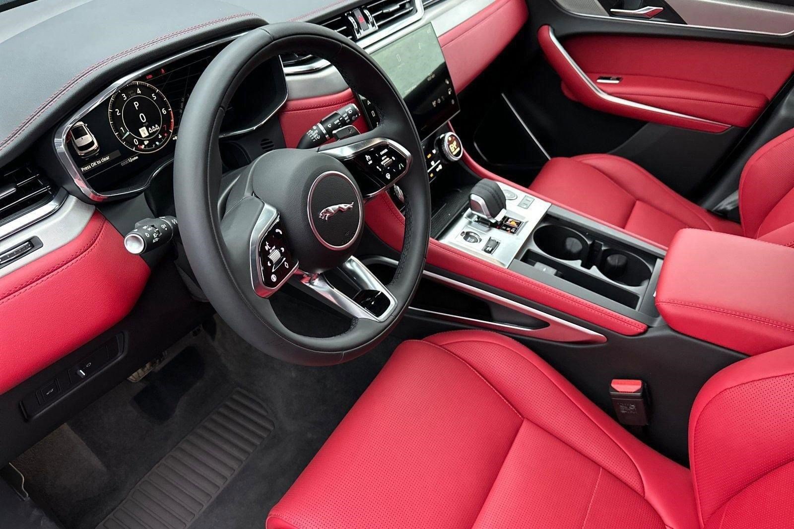 Used 2025 Jaguar F-PACE R-Dynamic S AWD/4WD image 4