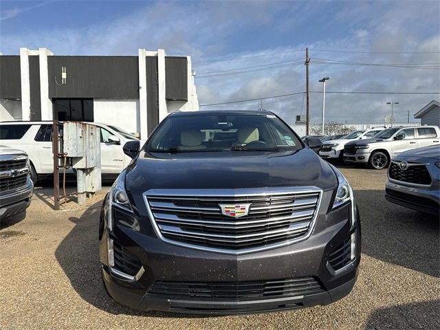Used 2018 Cadillac XT5 Luxury image 2