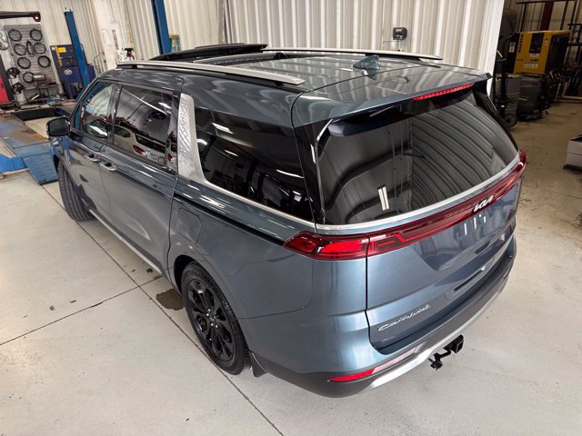 Used 2022 Kia Carnival SX Prestige w/ Paint Protection Package FWD image 9