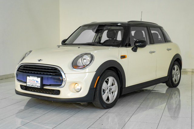 Used 2016 MINI Cooper 4-Door Hardtop FWD image 4