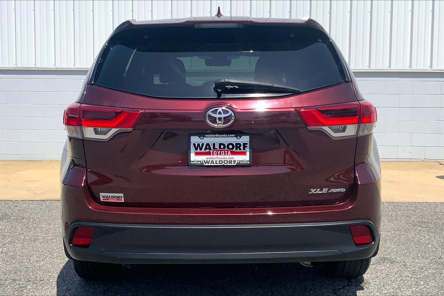 Used 2018 Toyota Highlander XLE AWD/4WD image 5