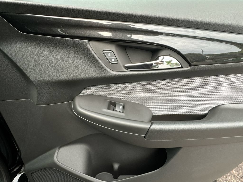 New 2026 Chevrolet TrailBlazer LT w/ LT Cold Weather Package FWD image 32
