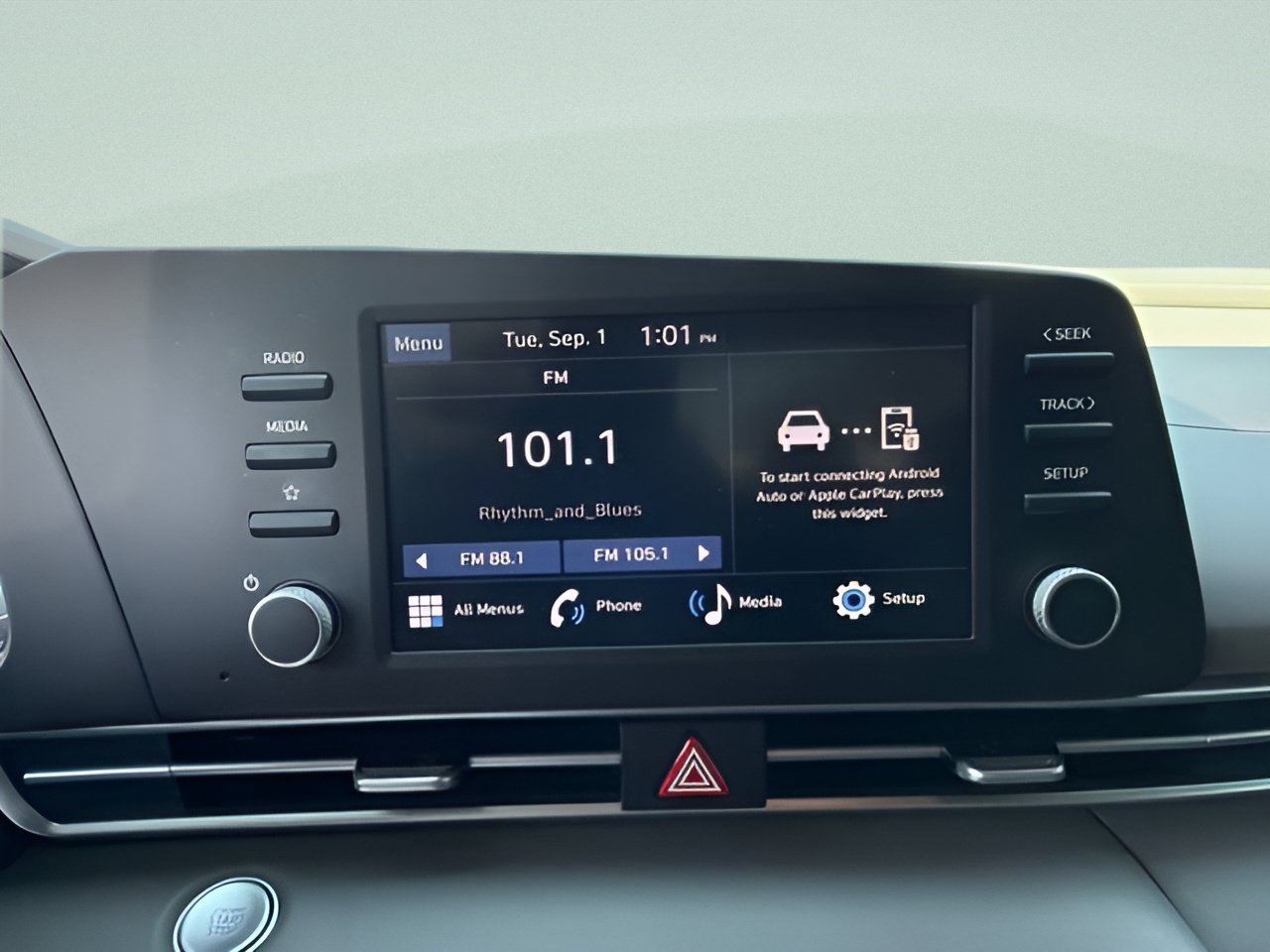 Used 2025 Hyundai Elantra Sport FWD image 18