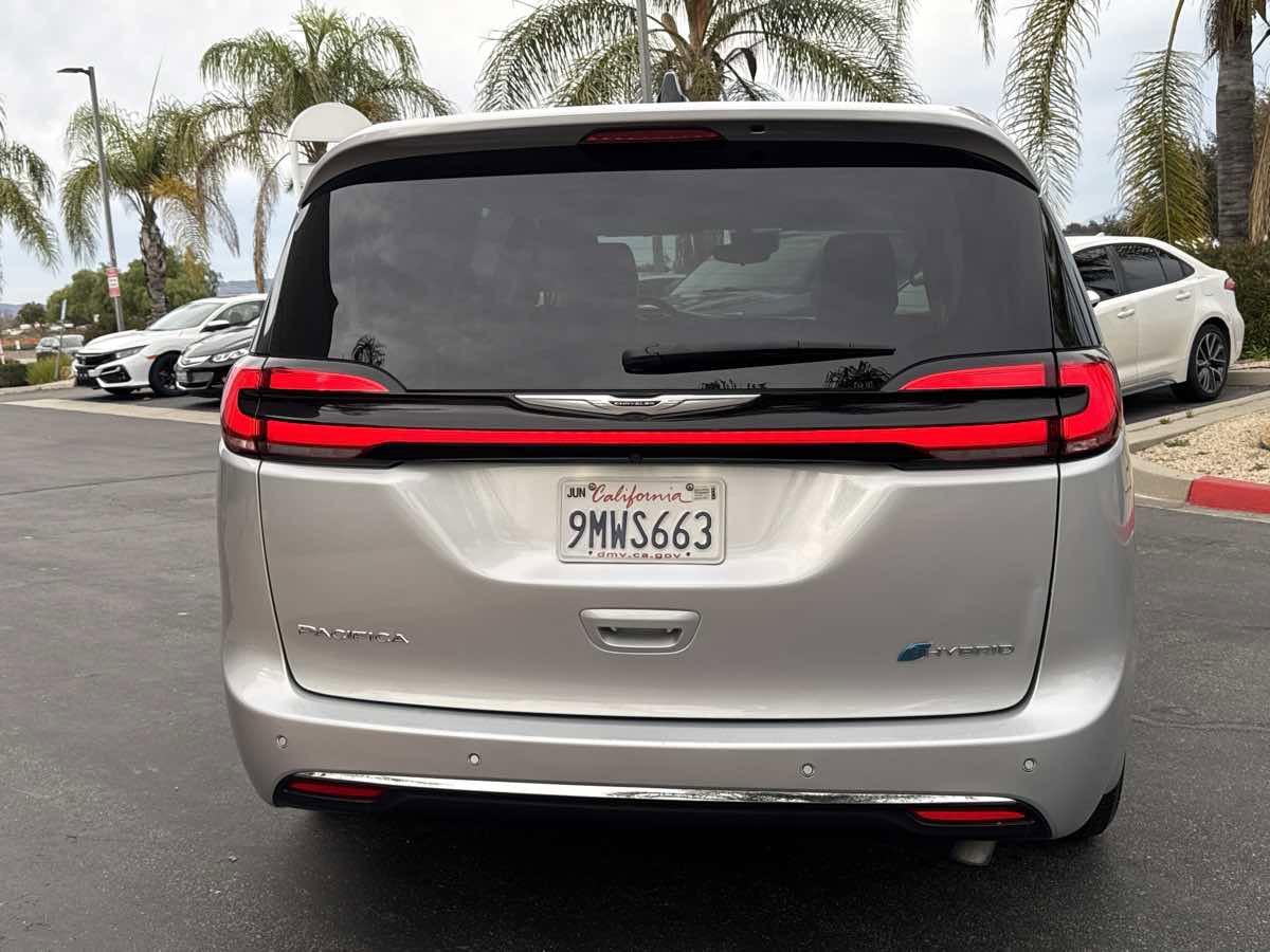 Used 2024 Chrysler Pacifica Select FWD image 13