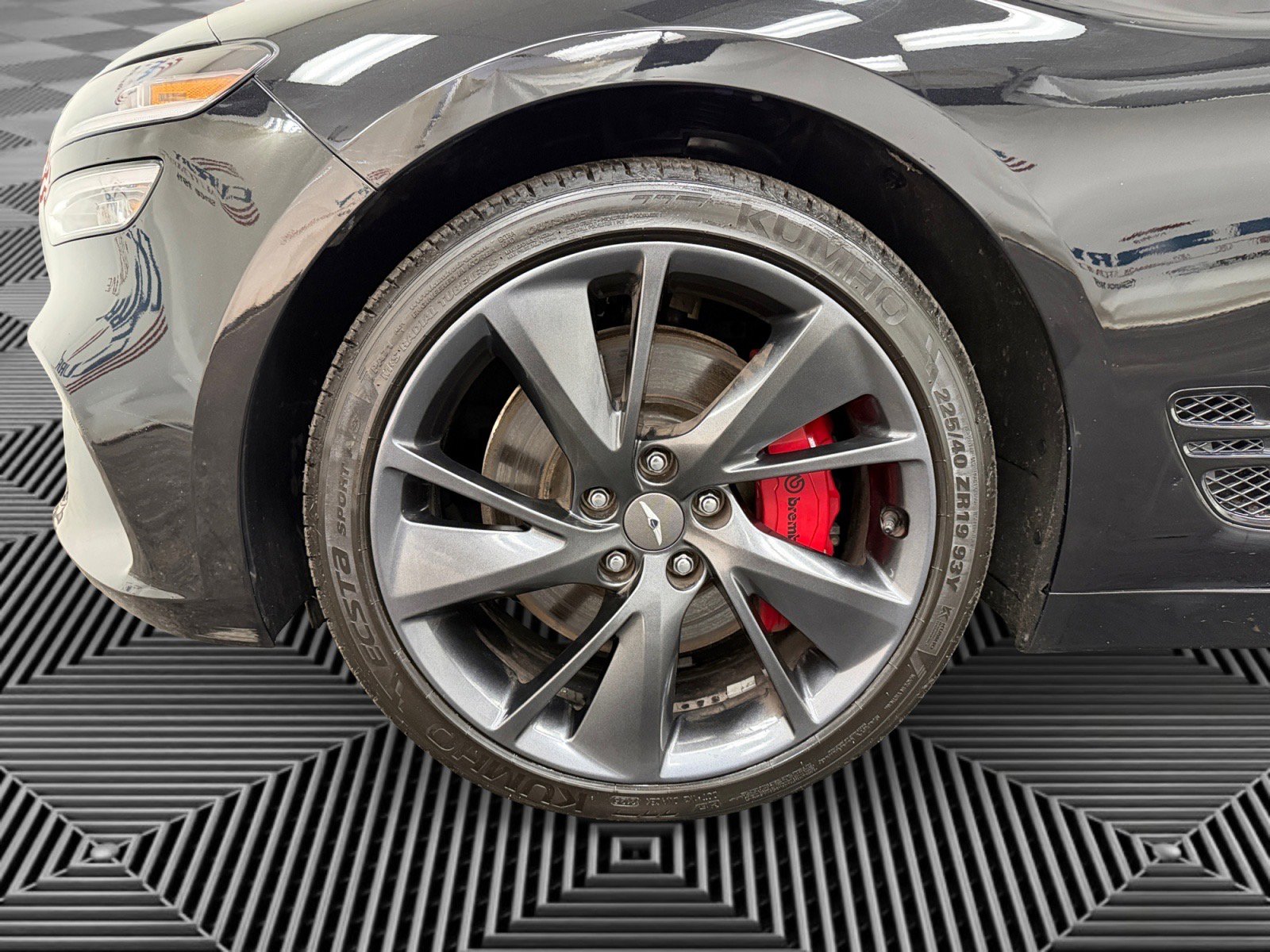 Used 2023 Genesis G70 3.3T w/ Sport Prestige Package image 14