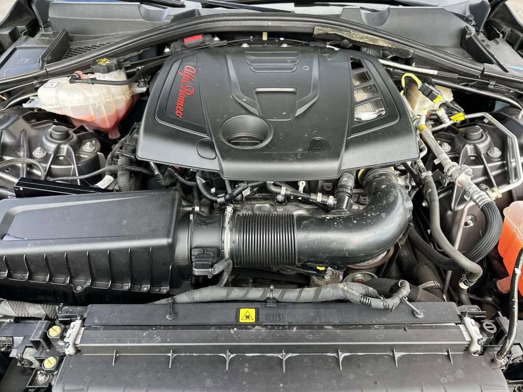 Used 2022 Alfa Romeo Giulia Veloce image 11