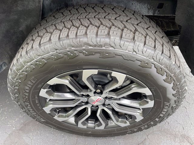 Used 2026 GMC Canyon Denali AWD/4WD image 16