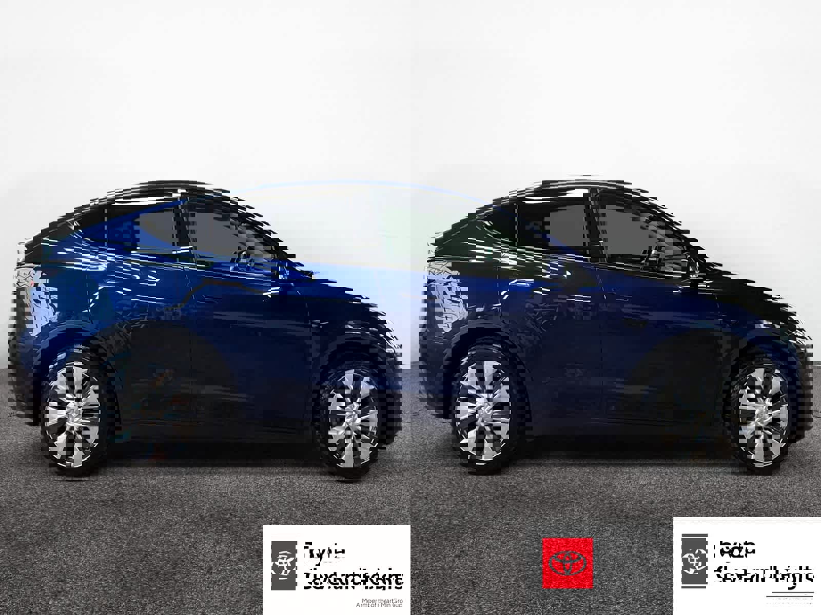 Used 2023 Tesla Model Y AWD image 6